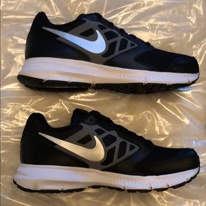 Nike’s US 4Y size tennis shoes